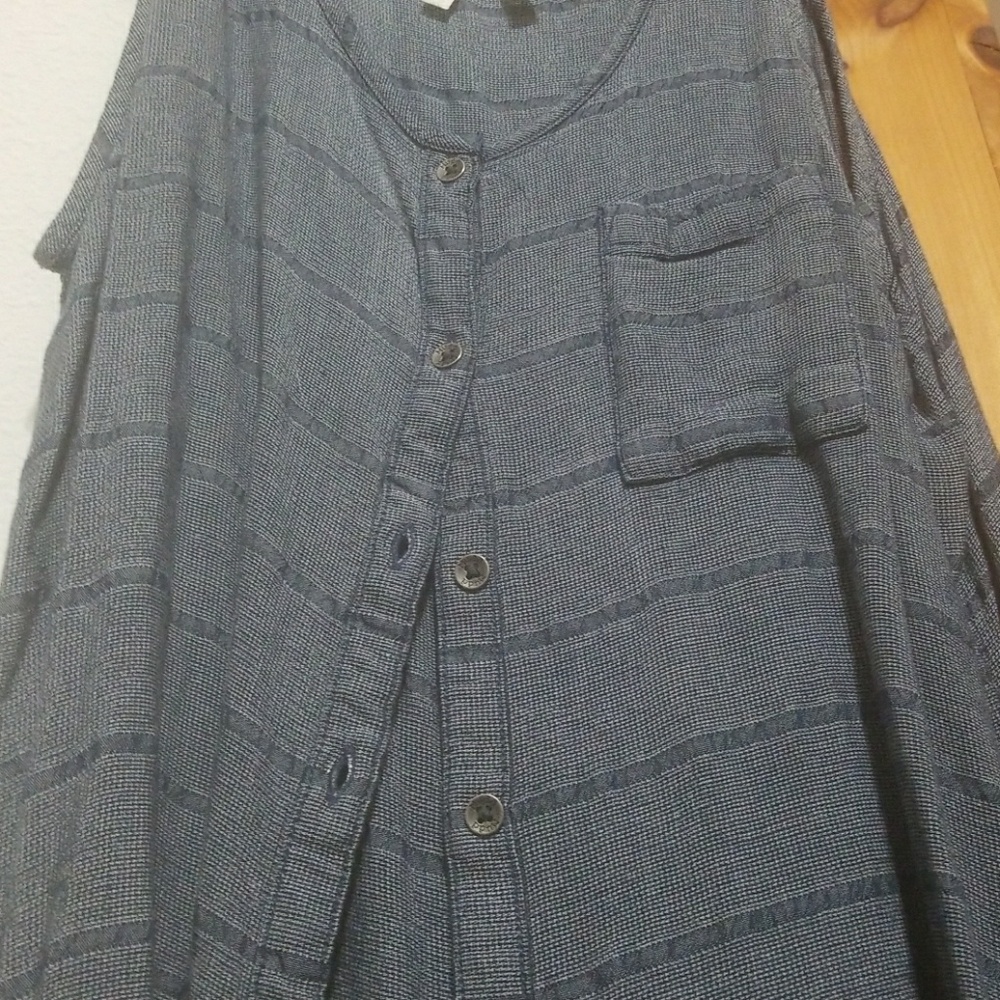 Button down tank - Picture 3 of 3